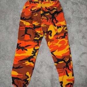 Cargo camo pants